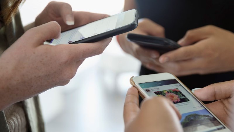 Digital Dilemma: How Smartphone Use is Reshaping Children's Brain Development According to Neuroscience