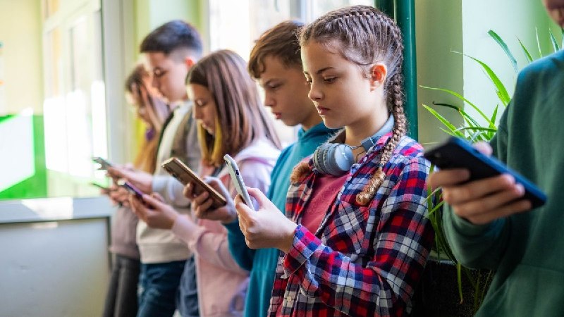 Конфиденциальность имеет приоритет: молодежь Великобритании обращается к VPN для обеспечения онлайн-безопасности, а не