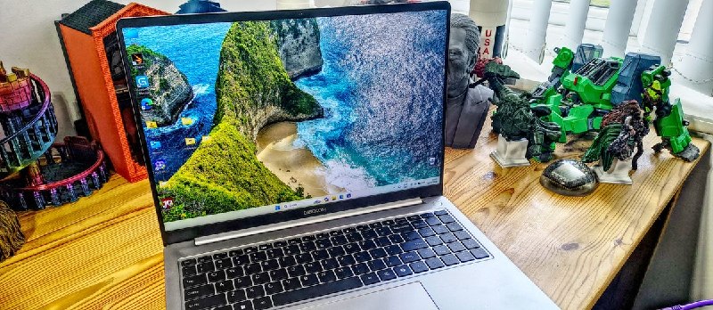 Geekom GeekBook X16 Pro 评测:一款坚固耐用的商务笔记本电脑,配备传统英特尔硬件,适合当今的专业人士