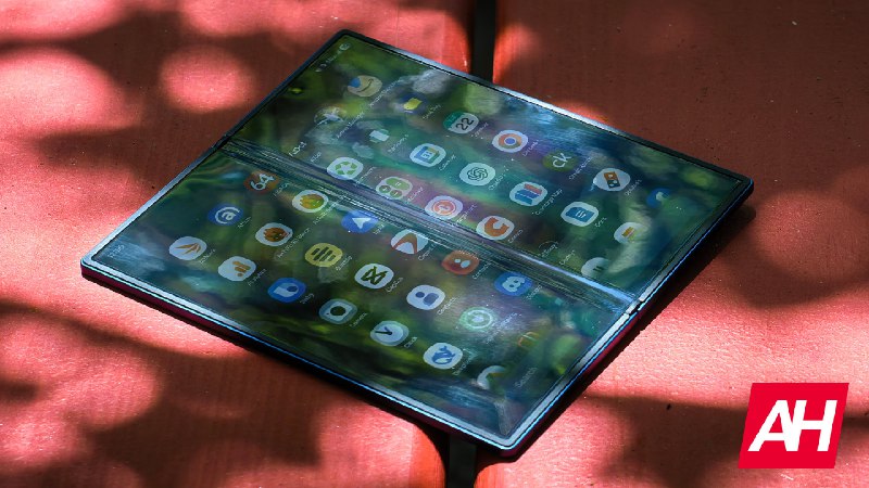Samsung Enhances Galaxy Z Fold 8's Crease Design at a Compromise
