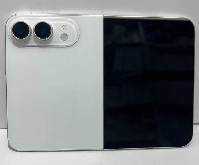 iPhone Fold Dummy Unit Reveals Apple's Potential Color Strategy: White Only