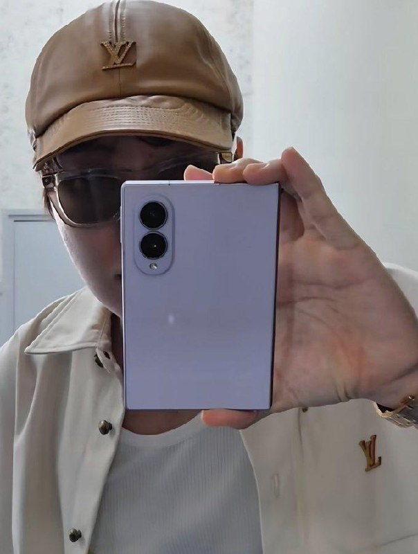 Intriguing Live Shots of Galaxy Z Fold 8 Captured by BTS's J-Hope