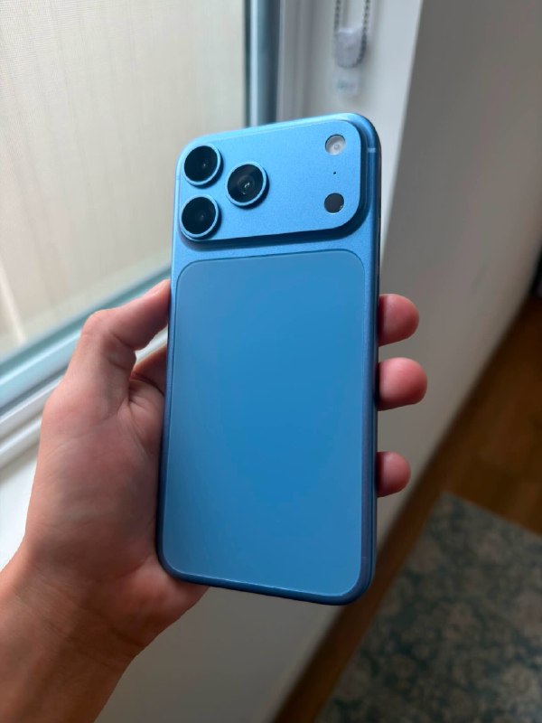 iPhone 18 Pro Max светло-голубого цвета 🔥