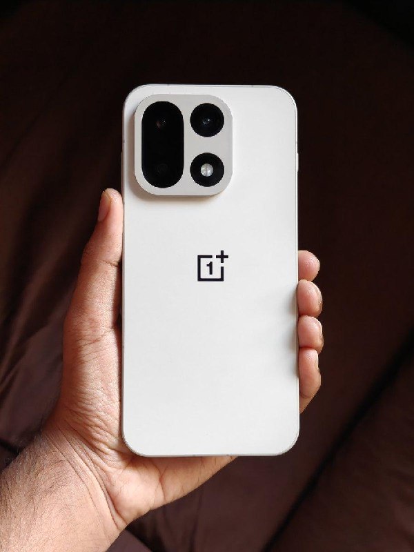 Die indische Variante des OnePlus 15 erhält ein neues OxygenOS-Update mit den folgenden Funktionen