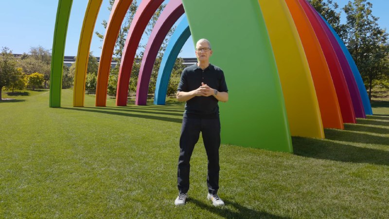 Apple-Chef Tim Cook kündigt seinen Rücktritt nach einem Jahrzehnt der Führung an