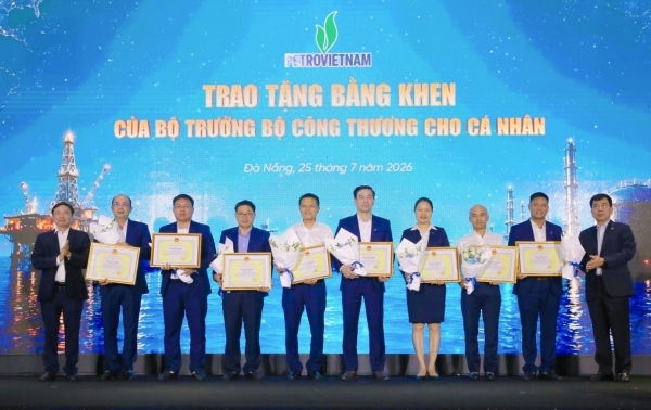 PVNDB đón giải thưởng cao quý từ Bộ Công Thương nhờ thành tích xuất sắc trong đảm bảo nguồn cung xăn