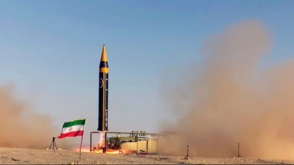 Iran tấn công căn cứ Mỹ, dừng đàm phán kỹ thuật