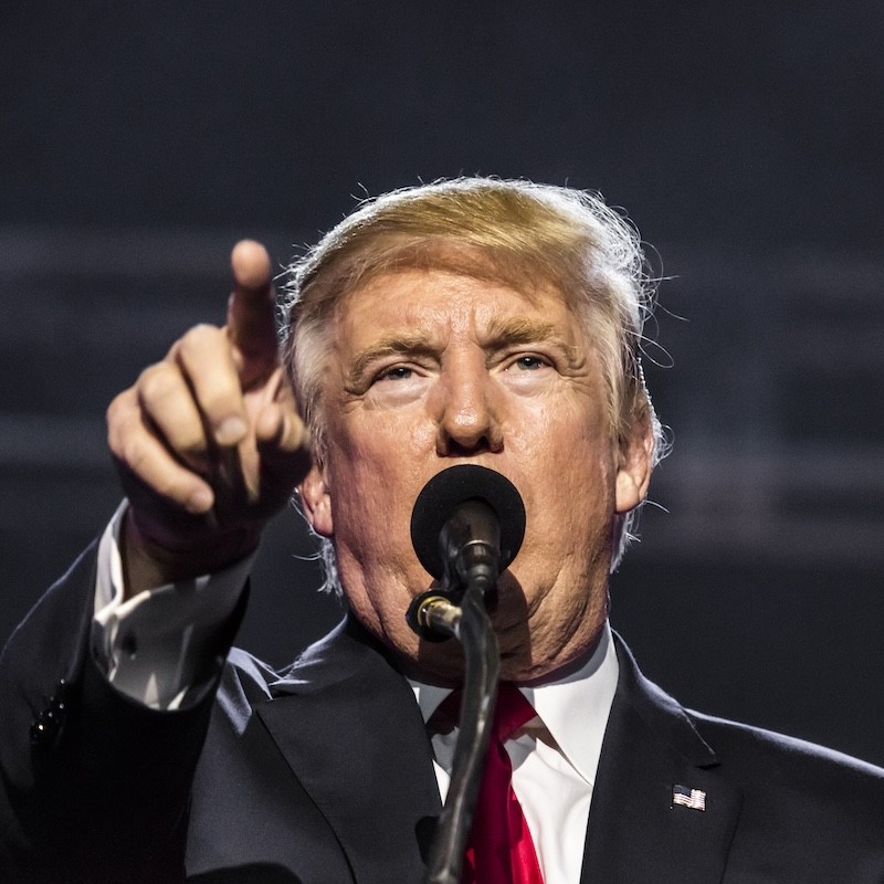 Trump cảnh báo Tehran sẽ 'trả giá' sau đợt tấn công thứ 10 liên tiếp của Mỹ